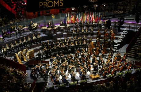 Младежкият оркестър на Европейския съюз е създаден през 1978 г. с мисията да популяризира европейската идея по възможно най-добрия начин - чрез непрехоността на културата, музиката и таланта.
През март 2007 година оркестърът за първи път изнесе концерт и в България като част от тържествата по отбелязването на пълноправното членство на страната в Съюза. Събитието се провежда под почетния патронаж на президента и министър-председателя на Република България. Патрони са още Министърът по европейските въпроси, Министърът на културата и Министърът на външните работи на страната. А генерален спонсор на концерта бе Уникредит Булбанк.

PRoPR пое изцяло организацията на събитието от подготовката на писмата и поканите за официалните лица, изготвянето на текстовете и дизайна на всички печатни материали за концерта, медийната комуникация за популяризиране на събитието, уговаряне на участия и интервюта на представители на оркестъра, заснемането и излъчването на концерта по Българската национална телевизия, както и организацията на коктейла за важните гости след самия концерт.